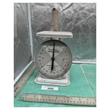 AMERICAN FAMILY SCALE WEIGHS 25 POUNDS
