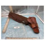 LEATHER HOISTER