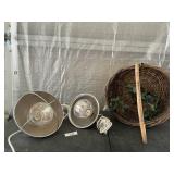 HEAT LAMP AND BASKET