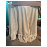 Circle table with cover