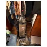 Wind tunnel vacuum ( doesnï¿½t stay up )