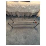 Adjustable shoe rack