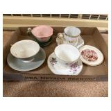 Tea Cups / Saucers