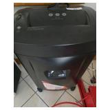 Executive Machines 15-Sheet Crosscut Shredder