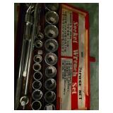 Socket Wrench Set 21-Piece with Metal Case