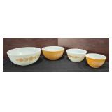 Vintage Pyrex Butterfly Gold Mixing Bowl Set