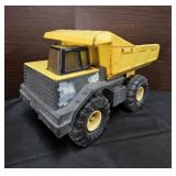 Tonka Classic Mighty Dump Truck