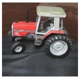 Toy Tractor  Massey Ferguson 3000 Series Model,