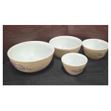Homestead Pyrex Mixing Bowl Set of 4