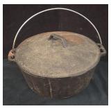 Classic Cast Iron Dutch Oven