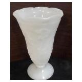 Vintage Jeanette Glass Iris and Herringbone Milk