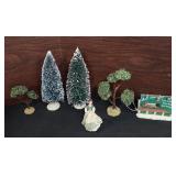 6 pc Vintage Christmas Village Collectibles