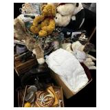 Pallet Deal-New, Used, Glassware, Baskets, Towels