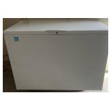 Frigidaire Deep Freezer ( Comes With A Week