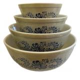 Pyrex Homestead 4 pc Mixing Bowls