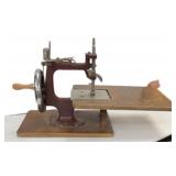 Antique ESSEX MINIATURE Toy Sewing Machine