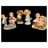 (4) Figurines