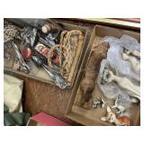 2 Flats Knick Knacks & Other