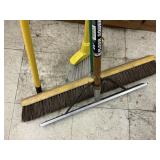 4 Brooms & Tools