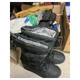 Size 13 winter boots and gloves