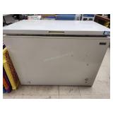 Chest freezer 44in l x 25in w x 34in t