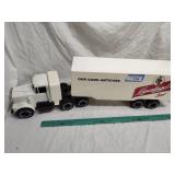 Duncan plastic semi Duncan plastic semi