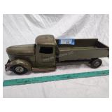 Structo tin truck 20in long Structo tin truck 20in long