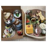 2 Flats Christmas Decor