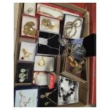 Assorted jewelry