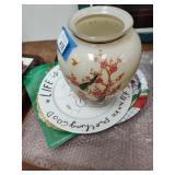 Vase and 3 plates