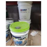 Day 1 (full) and form oil 1 full 1 almost empty