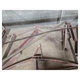 Metal W concrete form