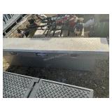 Narrow aluminum truck box