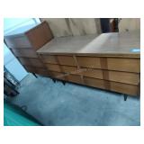 2 dressers