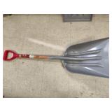 Scoop shovel
