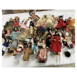 Large Group Figures & Dolls