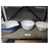 3 Pyrex dishes