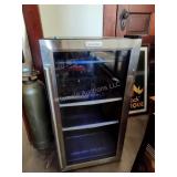 Vissani beverage fridge