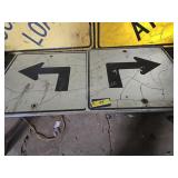 2 wooden turn signs