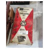 Threading set
