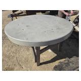 Round metal table, 55' round