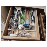 Contents of 2 kitchen drawers