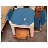 Fisher Price Chiliï¿½s Table & Chairs