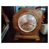 Shelf clock