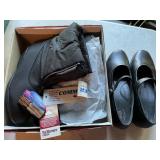 Two pair Womenï¿½s Shoes - Size 11 NEW