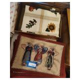 2 sets of placemats