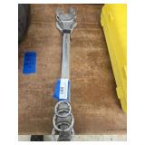 Set of 4 wrenches