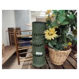 2 decor items and rack