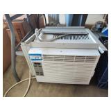Window air conditioner