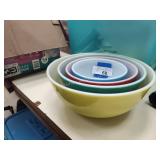 Pyrex nested bowls